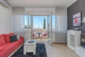 SeaView Apartment in City Centre